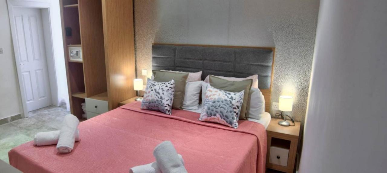 Apartment Ursula Self Catering And 1-br In By Tritoni